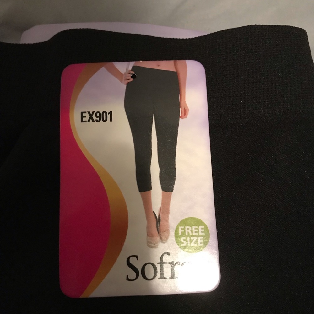 NWT Blue Capri leggings one size or free size